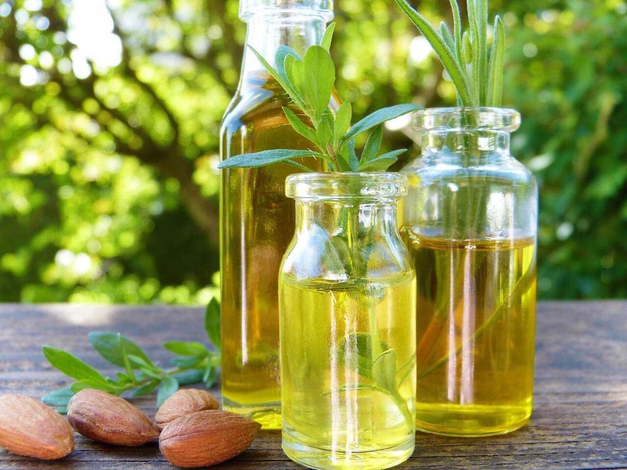 Advantages of Almond Oil for Hair And It's Uses