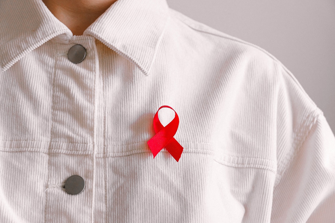 A Guide to HIV/AIDS Symptoms, Causes, And Prevention