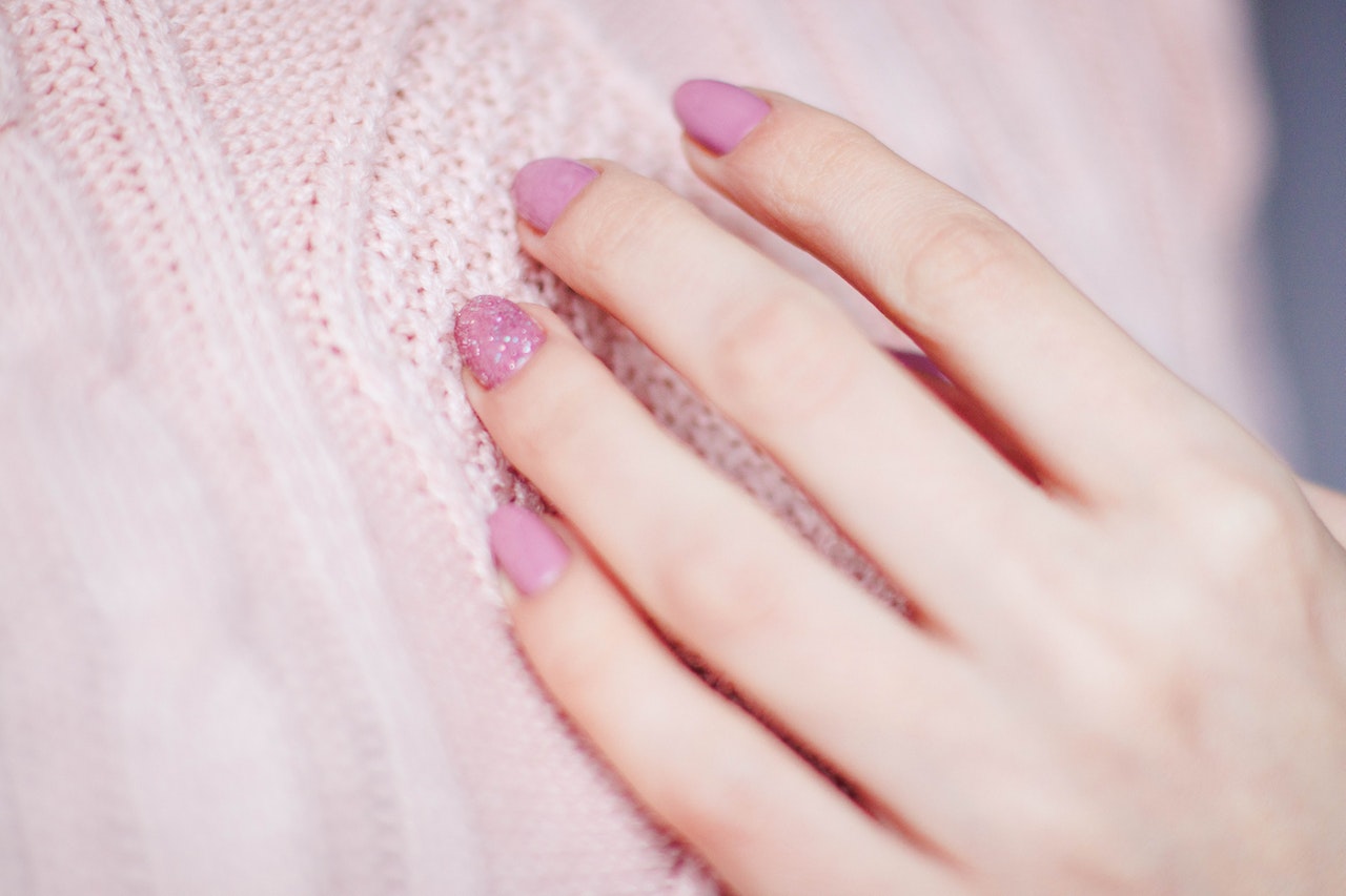 6 Beauty Tips for Beautiful Hands & Strong Nails